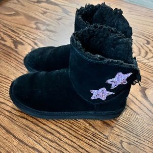 Koolaburra by UGG Girls Koola Star Mini Fashion Boot, Black, 1 Little